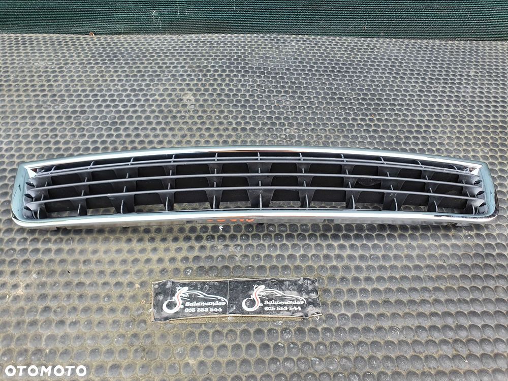 Kratka Halogen Srodkowa Zderzaka Ramka Chrom Maskownica AUDI A4 B6 - 10