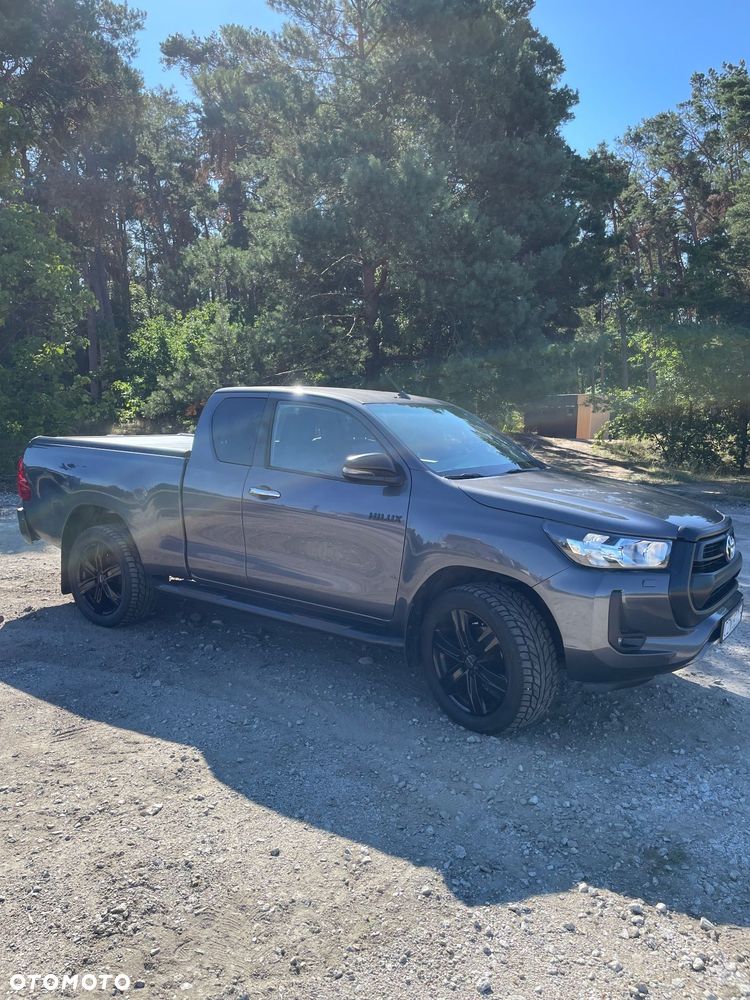 Toyota Hilux - 2