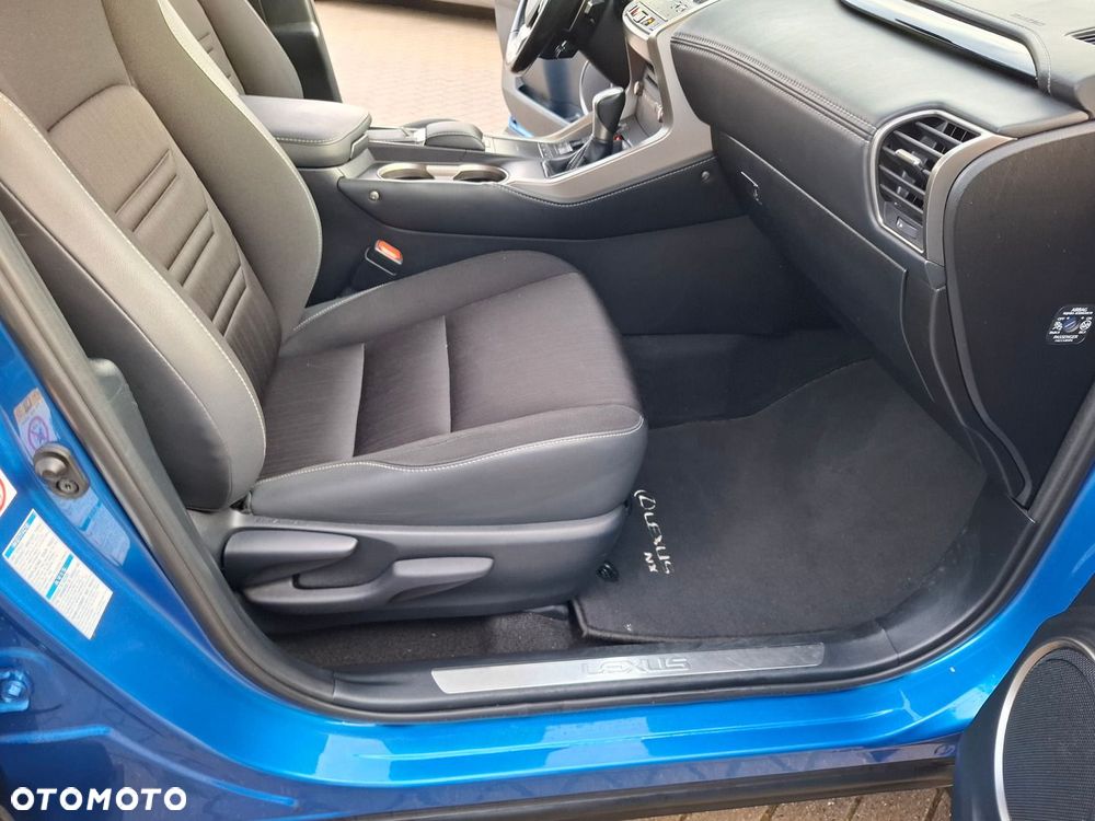 Lexus NX 300h Optimum AWD - 22