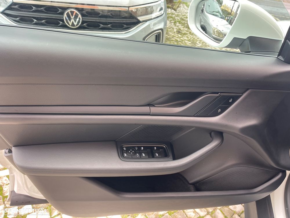 Porsche Taycan Standard - 9