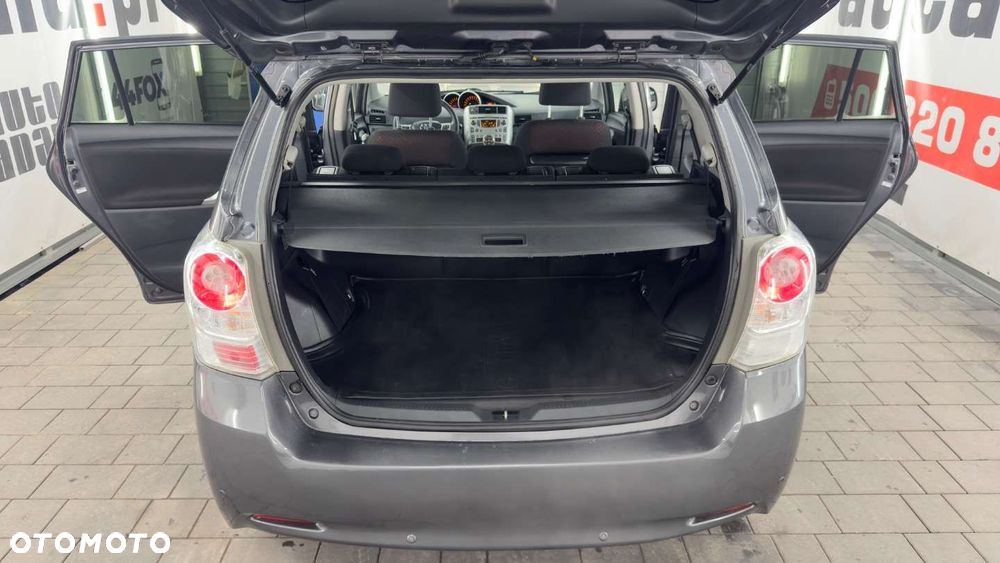 Toyota Verso - 32
