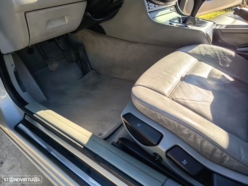 BMW 330 d Touring - 11