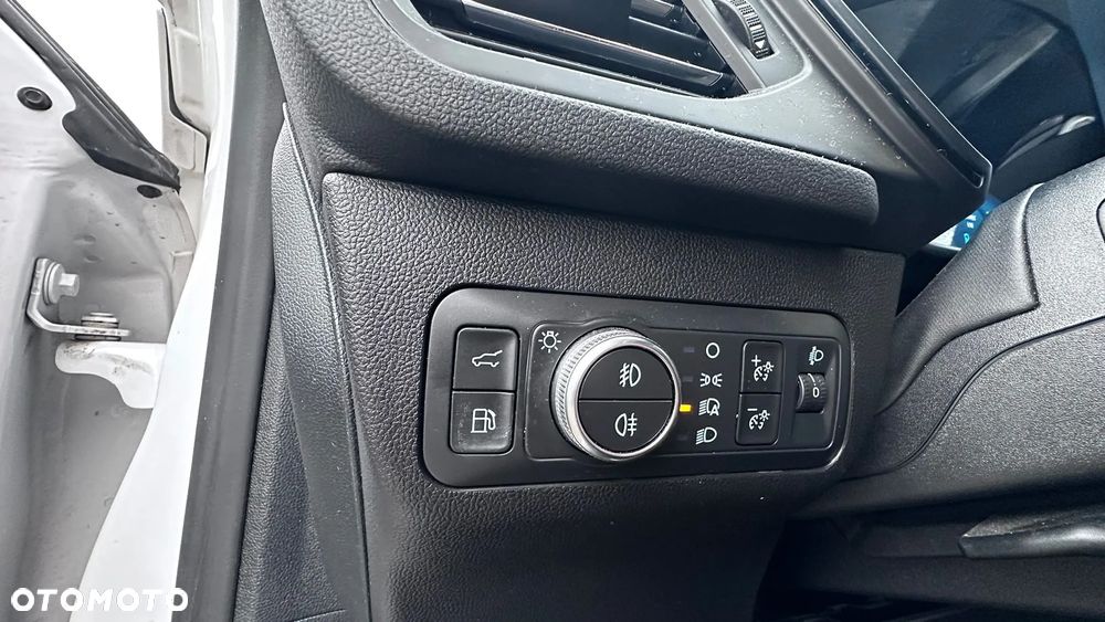 Ford Kuga 2.5 Duratec PHEV ST-LINE X - 24