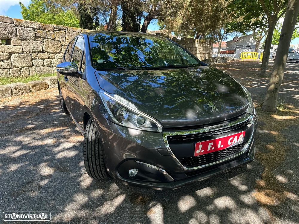 Peugeot 208 1.2 PureTech Signature - 16