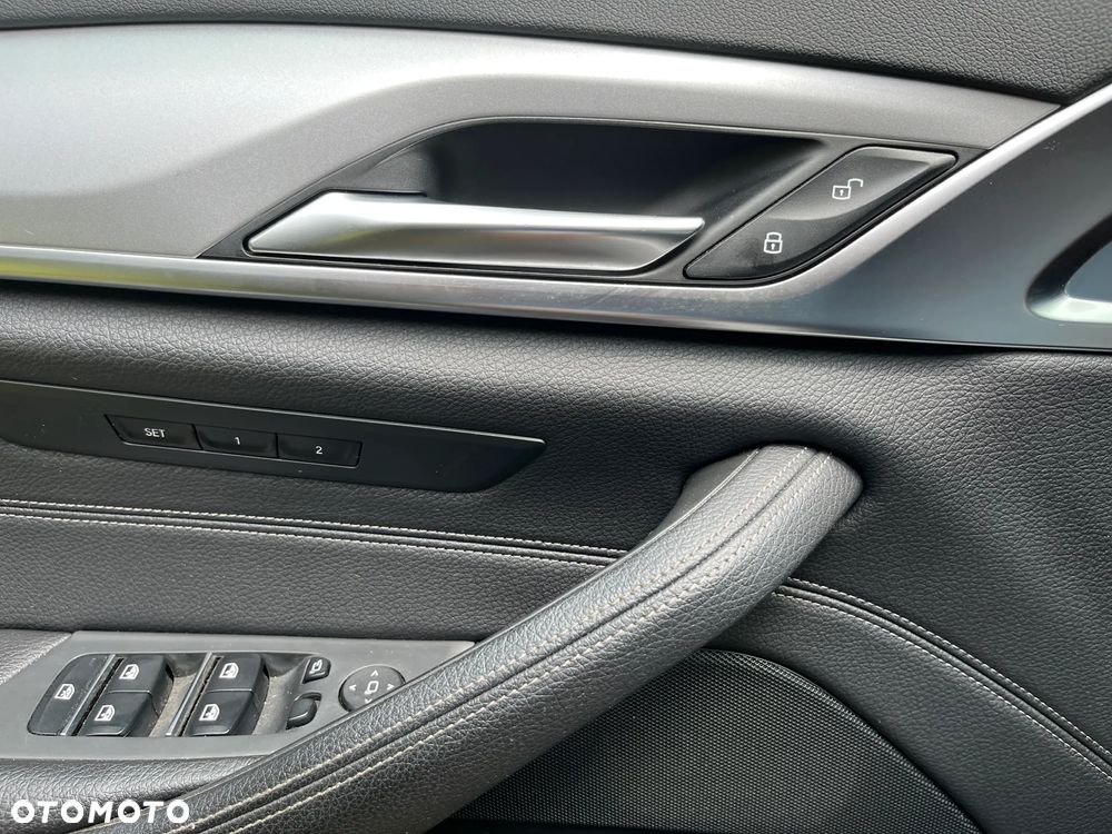 BMW Seria 5 530i Touring - 22