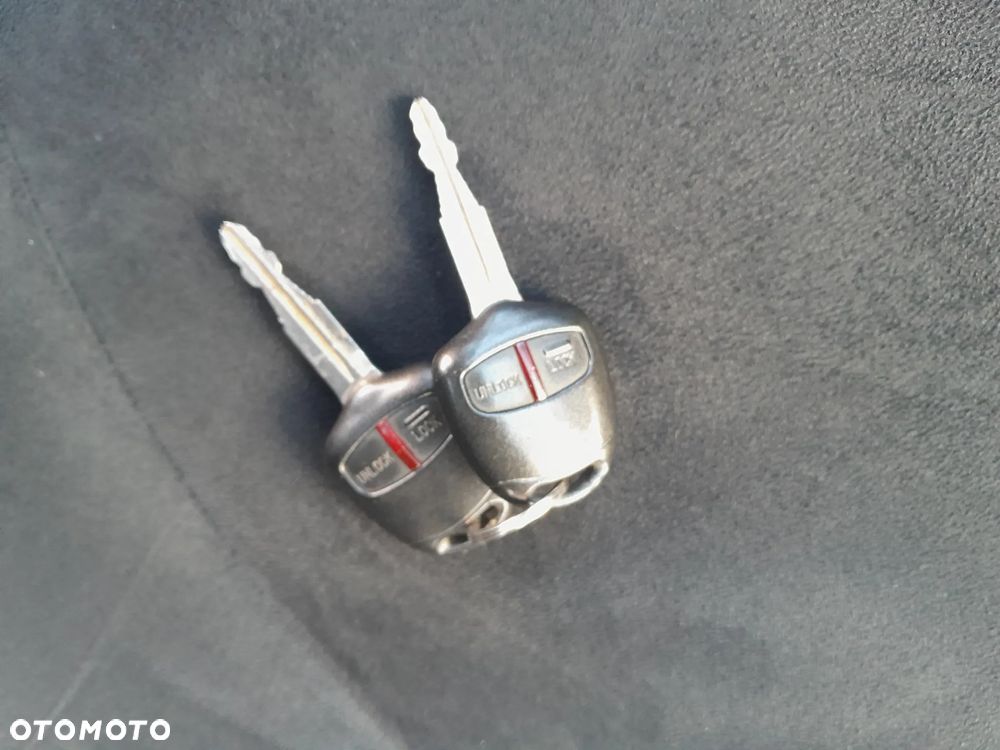 Mitsubishi Outlander 2.0 DI-D 4WD Inform - 13