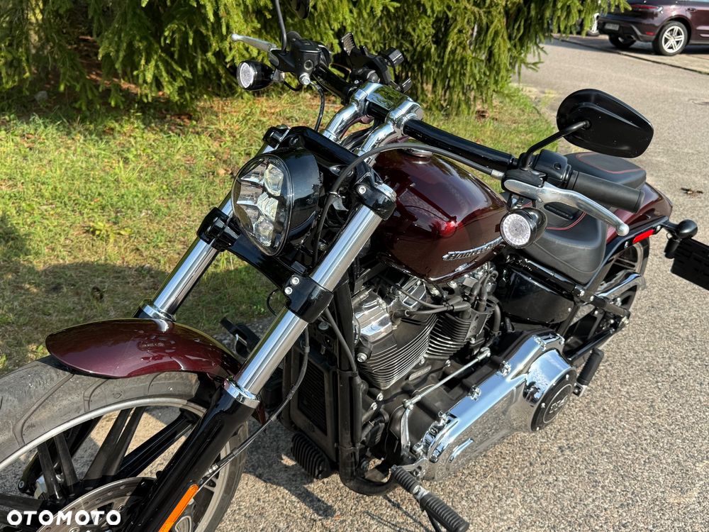 Harley-Davidson Softail Breakout - 25