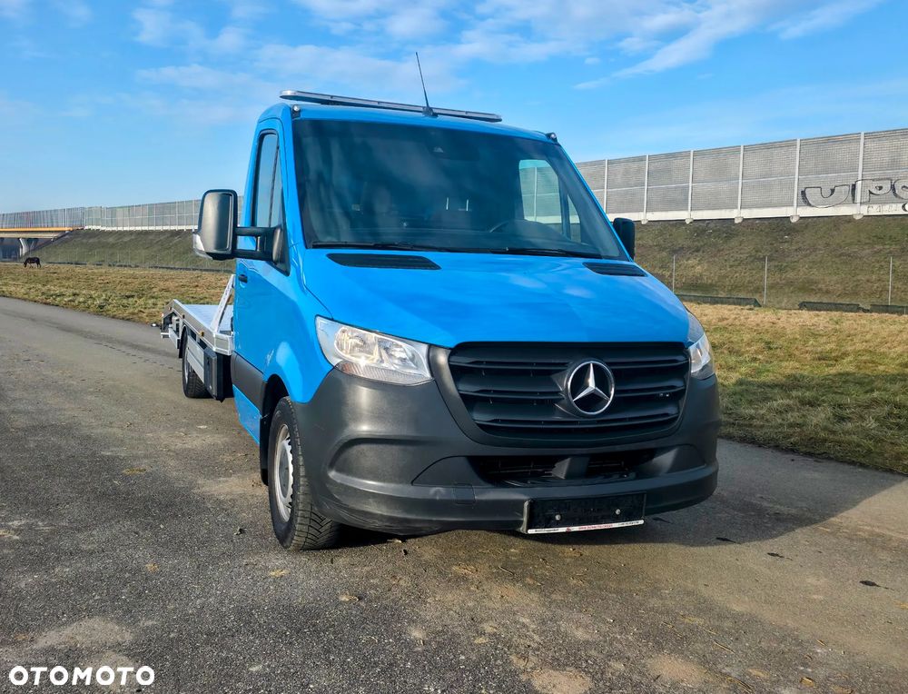 Mercedes-Benz Sprinter - 1