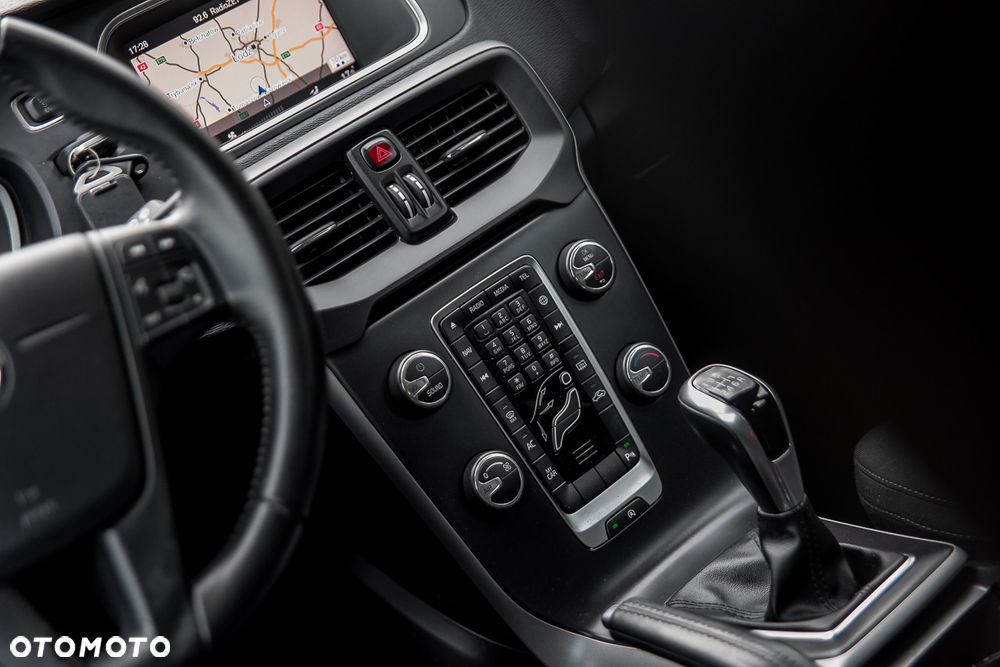 Volvo V40 T2 Kinetic - 17