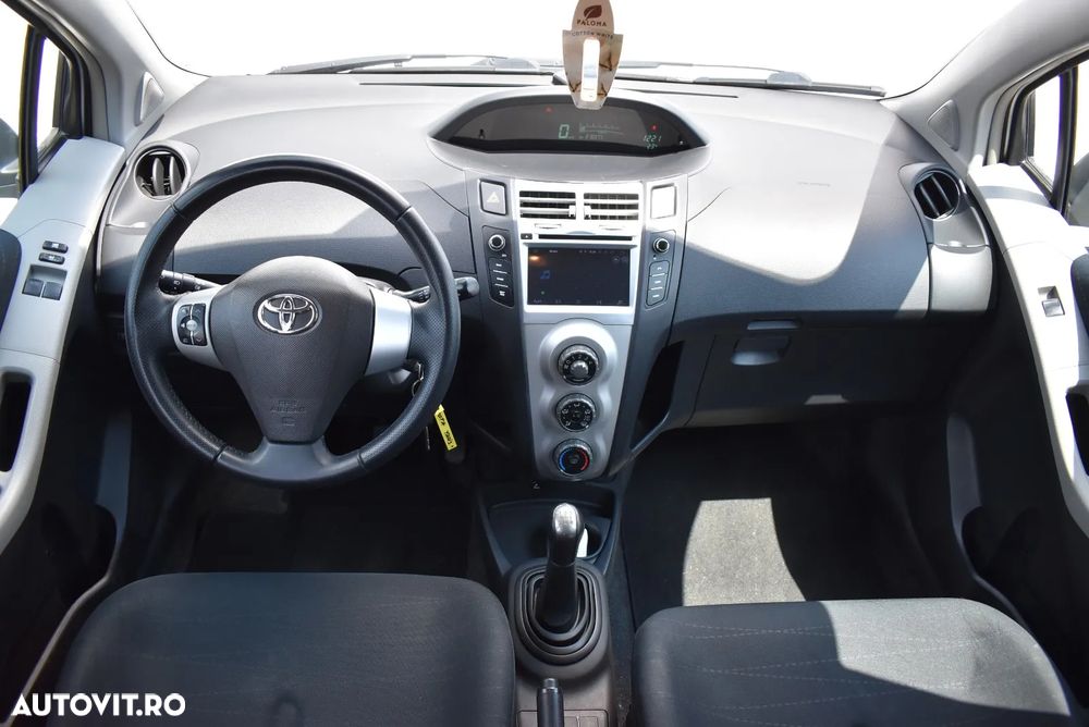 Toyota Yaris 1.3 Sol - 10
