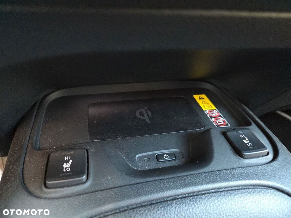 Toyota Corolla 1.8 Hybrid Style - 24