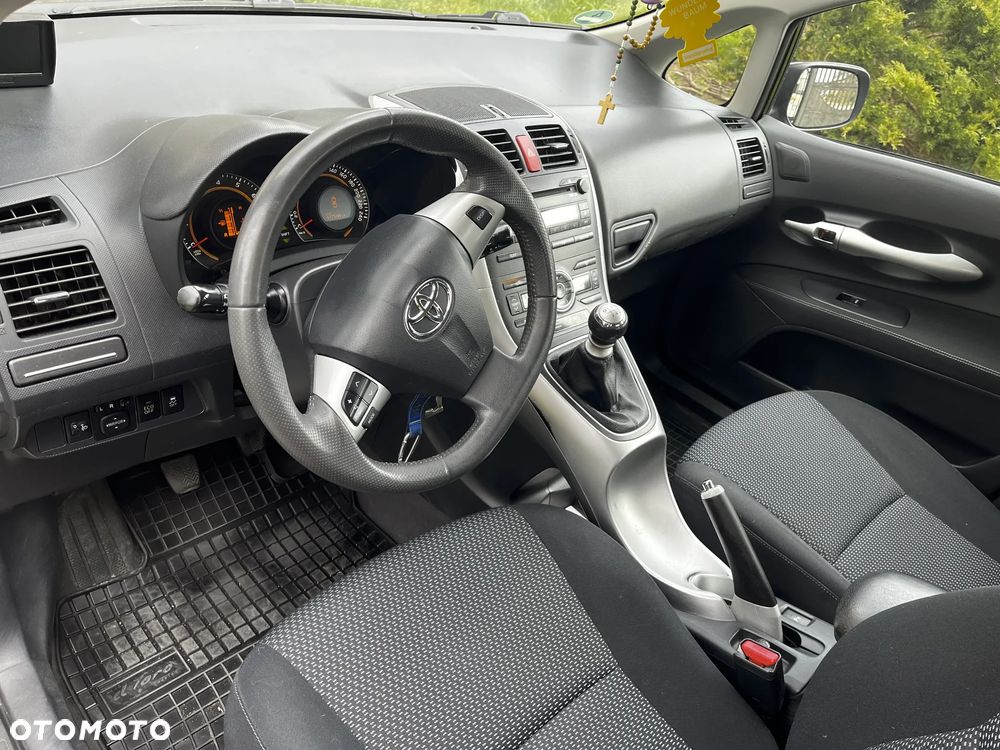 Toyota Auris 1.33 VVT-i Terra - 11