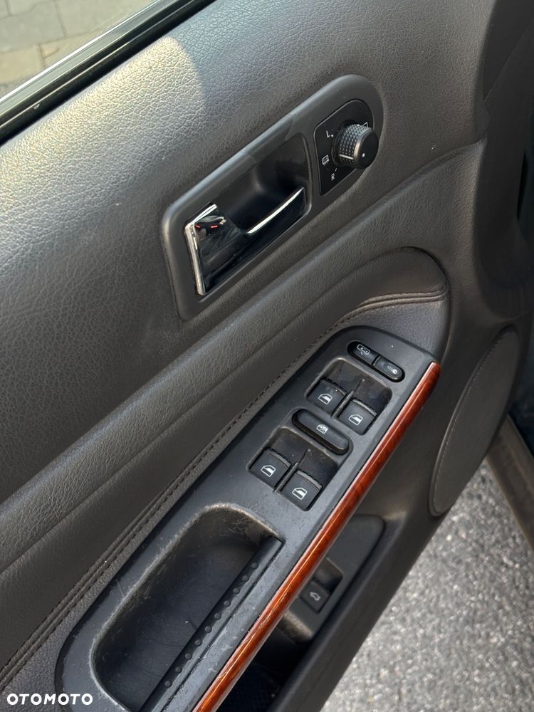 Volkswagen Passat - 13