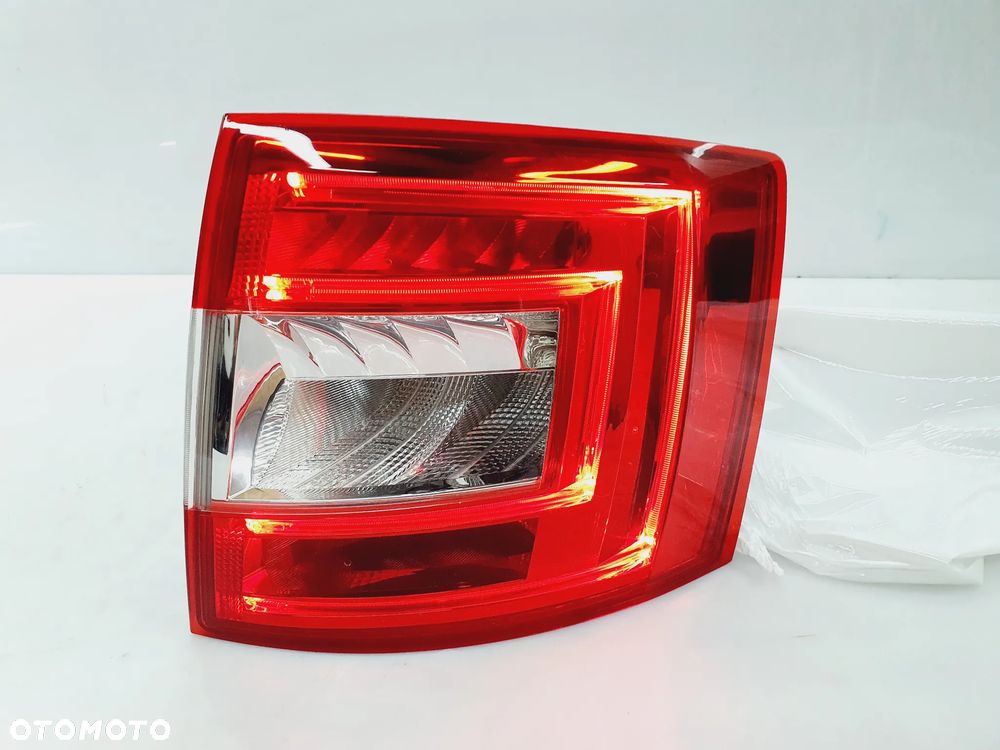 LAMPA TYŁ PRAWA SKODA OCTAVIA III 3 KOMBI 5E9 12r+ ORYGINAŁ 5E9945096A - 2