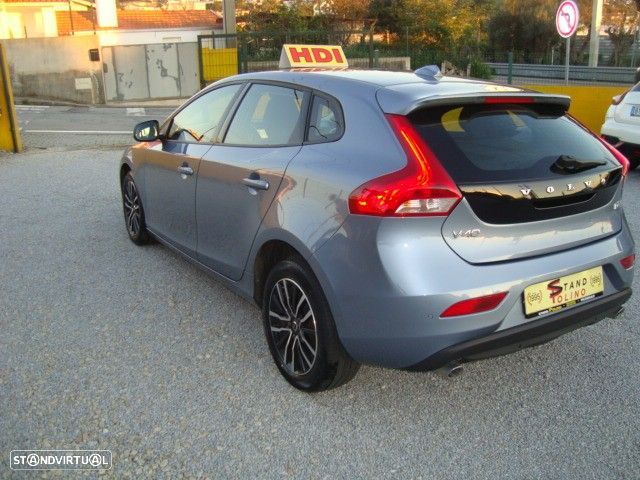 Volvo V40 2.0 D3 R-Design Momentum - 11