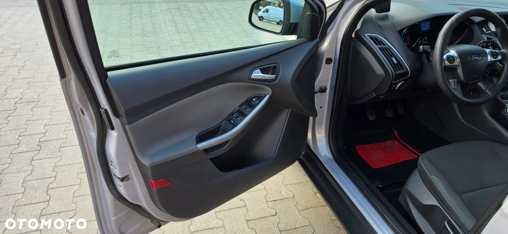 Ford Focus 1.6 TDCi DPF Start-Stopp-System SYNC Edition - 27