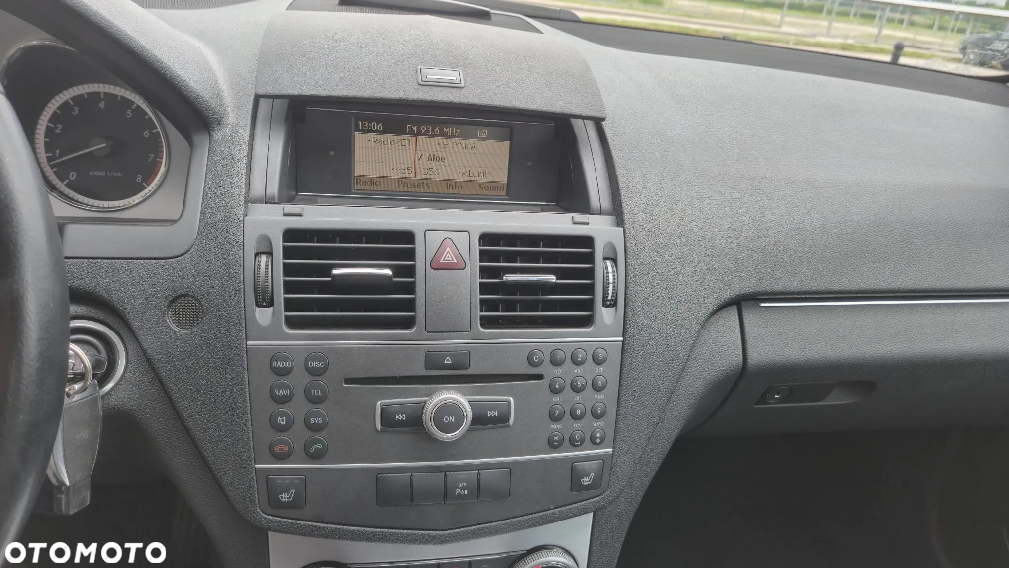 Mercedes-Benz Klasa C 180 T CGI Automatik BlueEFFICIENCY Avantgarde - 21