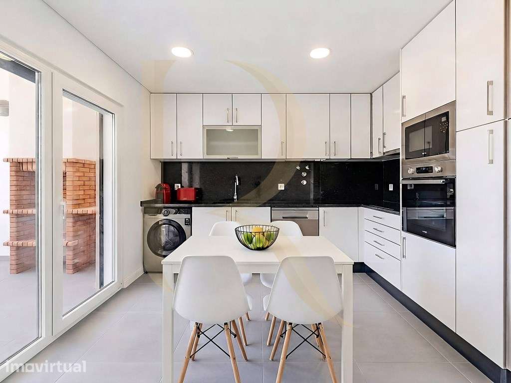 Apartamento T4 duplex com elevador, parqueamento e terraço em condo... - Grande imagem: 3/31