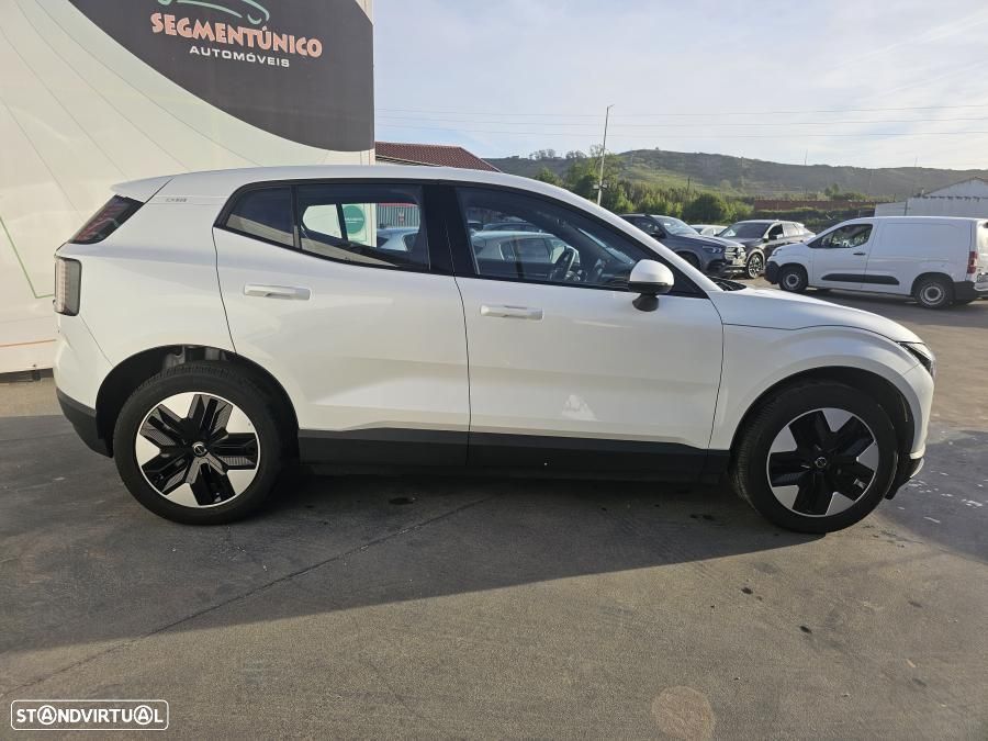 Volvo EX30 Single Motor Extended Range RWD Core - 9