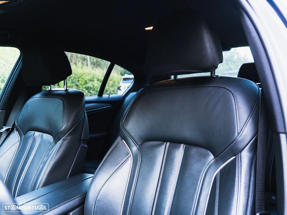 BMW 520 d Aut. M Sport Edition — fotografia 15