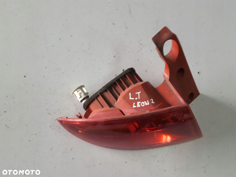 SEAT LEON 2 II 04-12r LAMPA LEWA TYŁ TYLNA 1P0945095F - 4