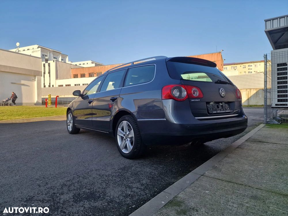 Volkswagen Passat 2.0 TDI DPF Highline - 32