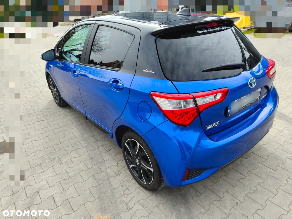 Toyota Yaris Hybrid 100 Selection Passion - 4