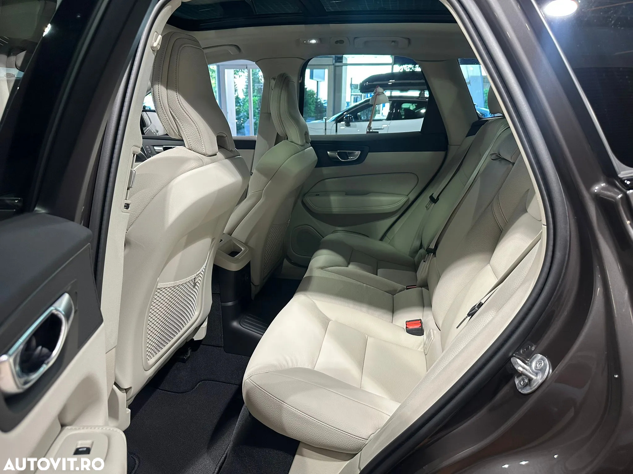 Volvo XC 60 T6 AWD AT PHEV Plus Dark - 12