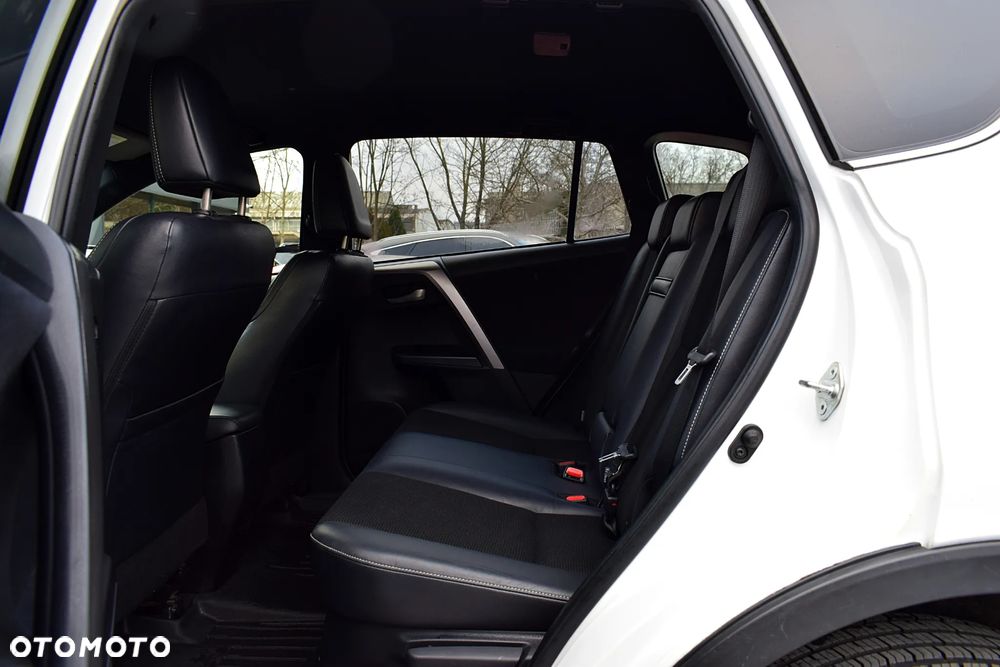 Toyota RAV4 2.0 4x4 Automatik Executive - 6