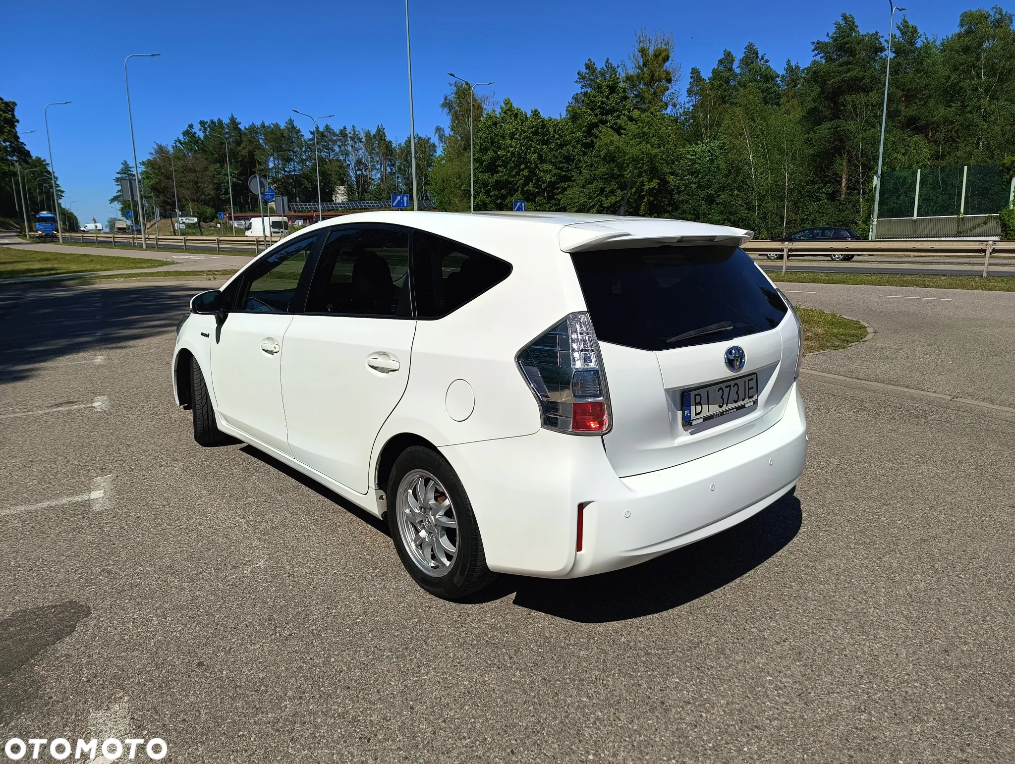 Toyota Prius+ (Hybrid) - 2
