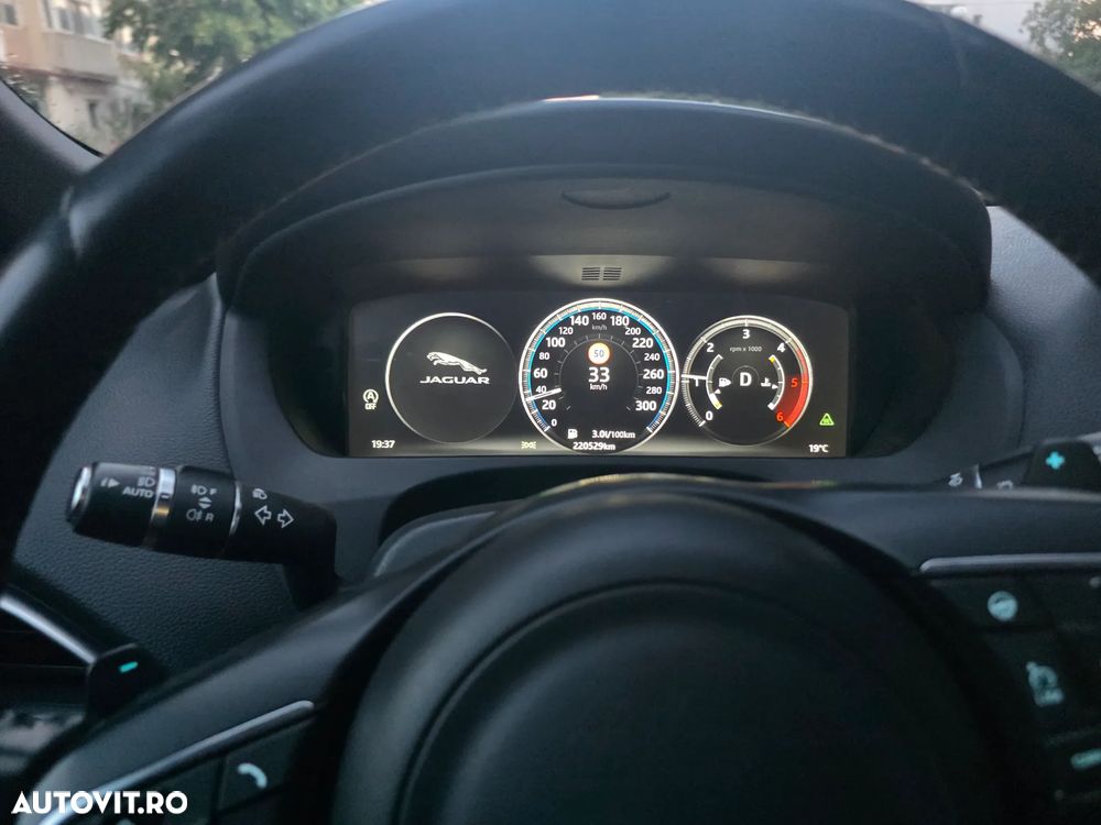 Jaguar F-Pace 20d AWD Prestige - 14