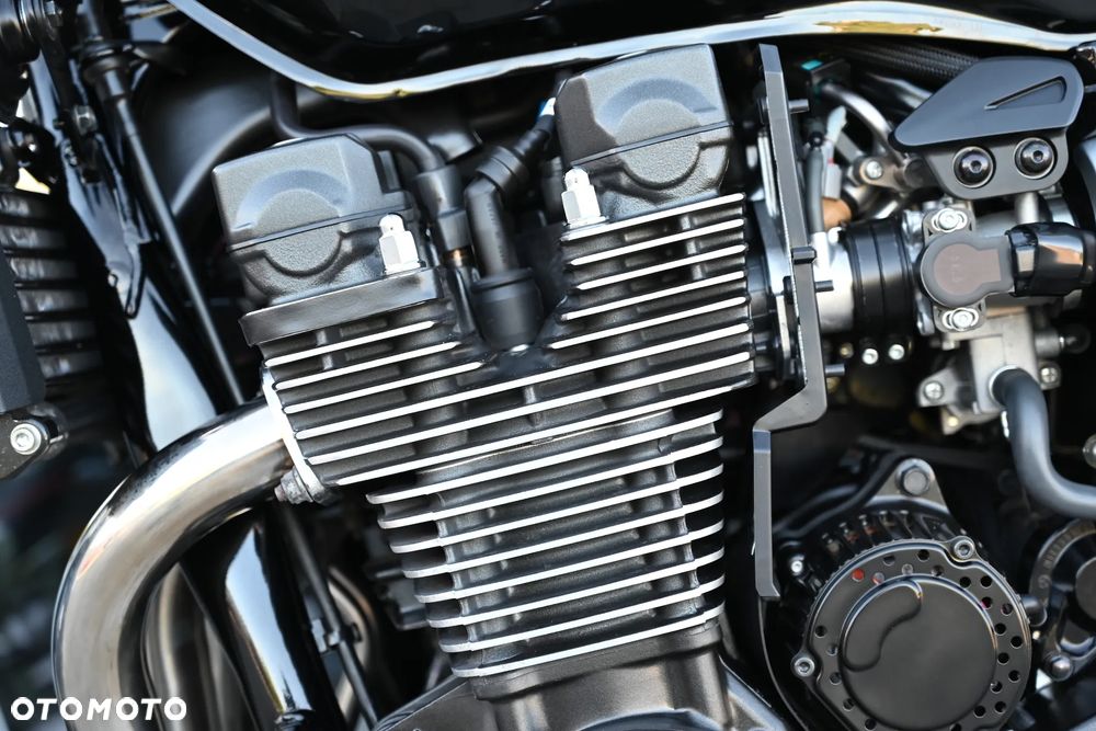 Yamaha XJR - 17