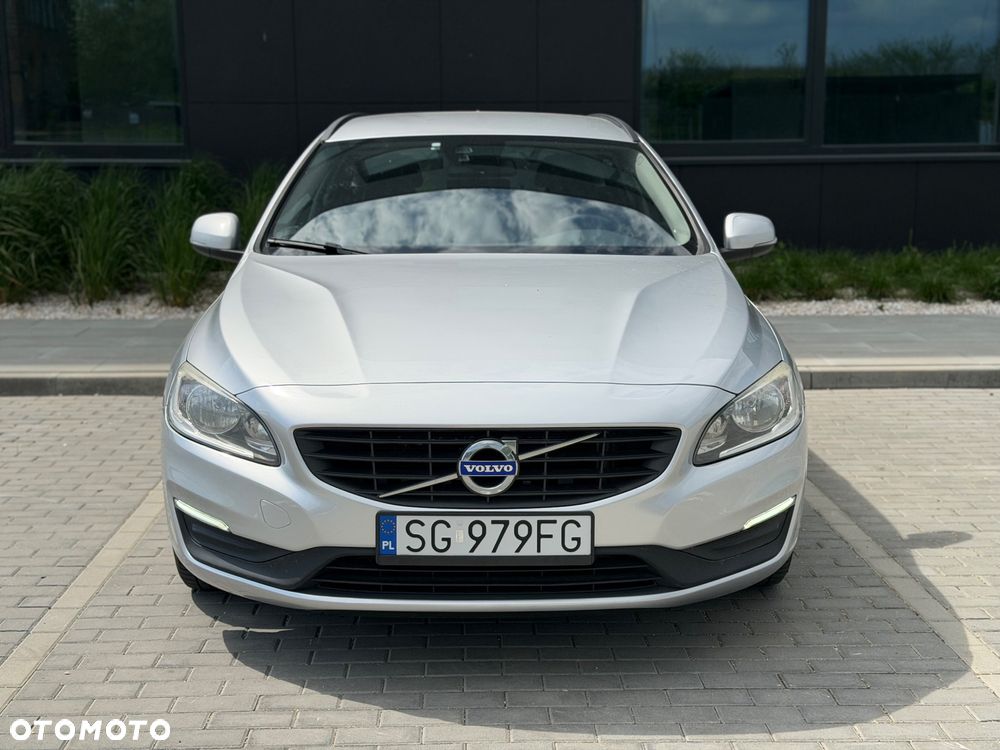 Volvo V60 D2 Drive-E Momentum - 1