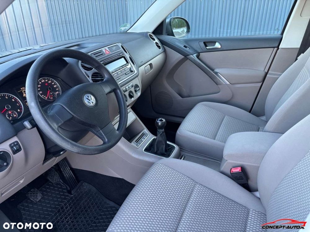 Volkswagen Tiguan - 11