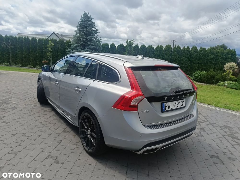 Volvo V60 D6 AWD Plug-in Hybrid Summum - 12
