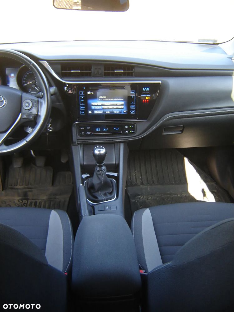 Toyota Auris 1.6 Premium - 32