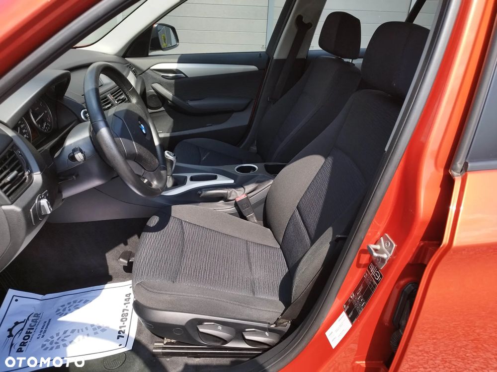 BMW X1 sDrive18i - 19