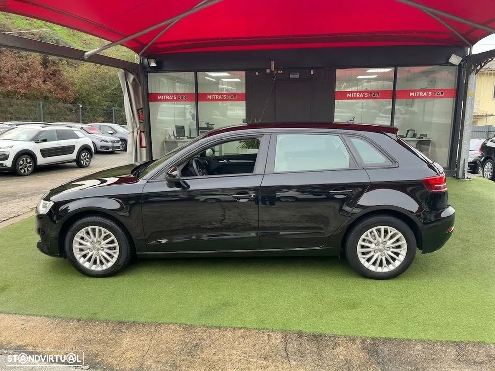 Audi A3 Sportback 1.6 TDI Attraction - 2