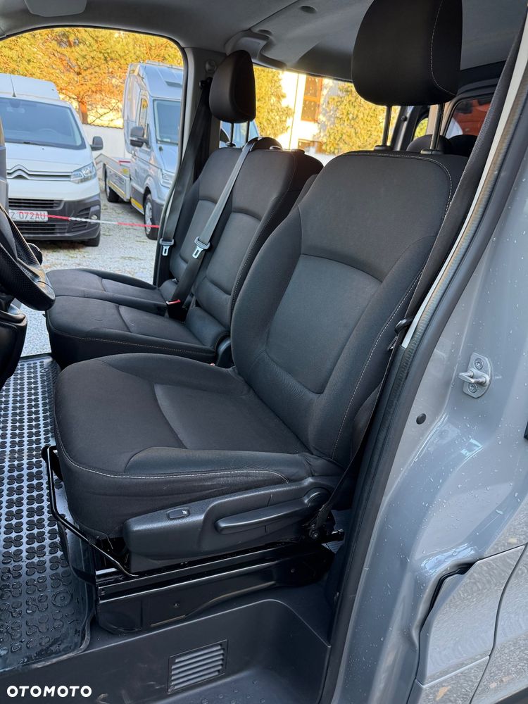 Renault Trafic Furgon Brygadowy Long L2H1 6 osób - 31