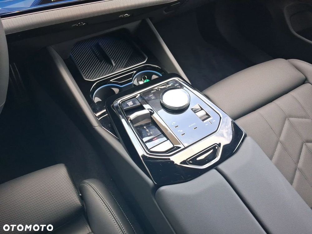 BMW Seria 5 520d xDrive mHEV M Sport - 16