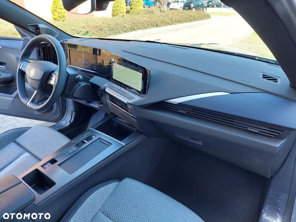 Opel Astra 1.2 T Business Edition S&S - 32