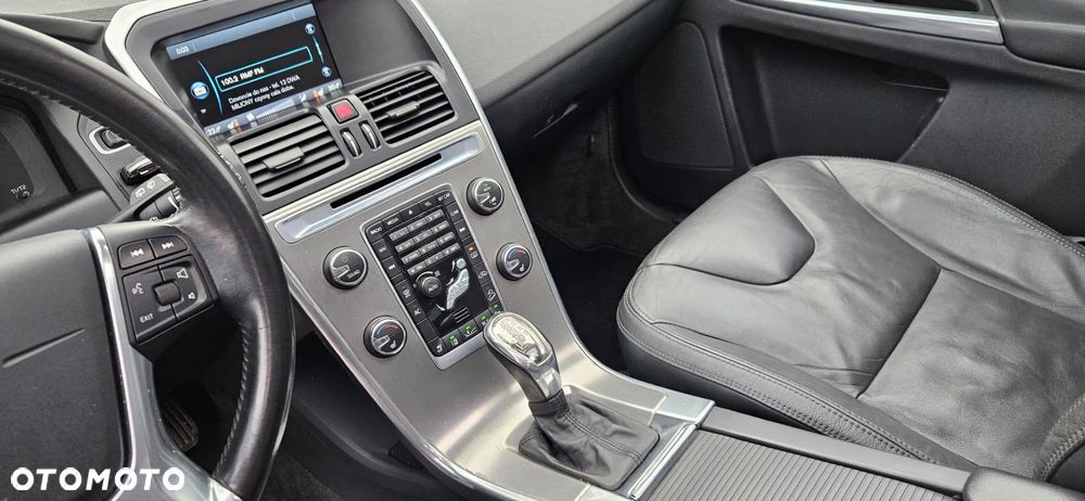 Volvo XC 60 D5 AWD Geartronic Summum - 28