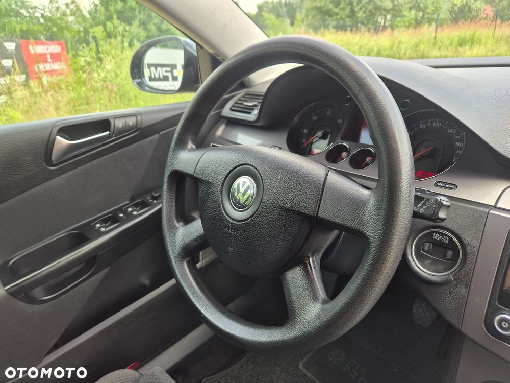 Volkswagen Passat - 24