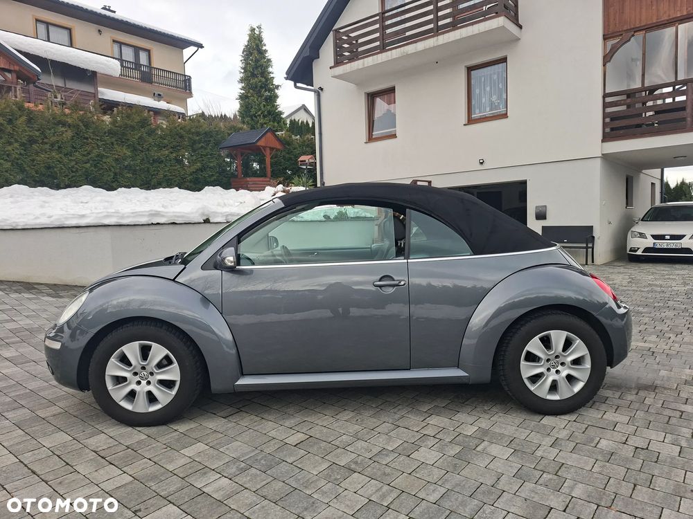 Volkswagen New Beetle - 2