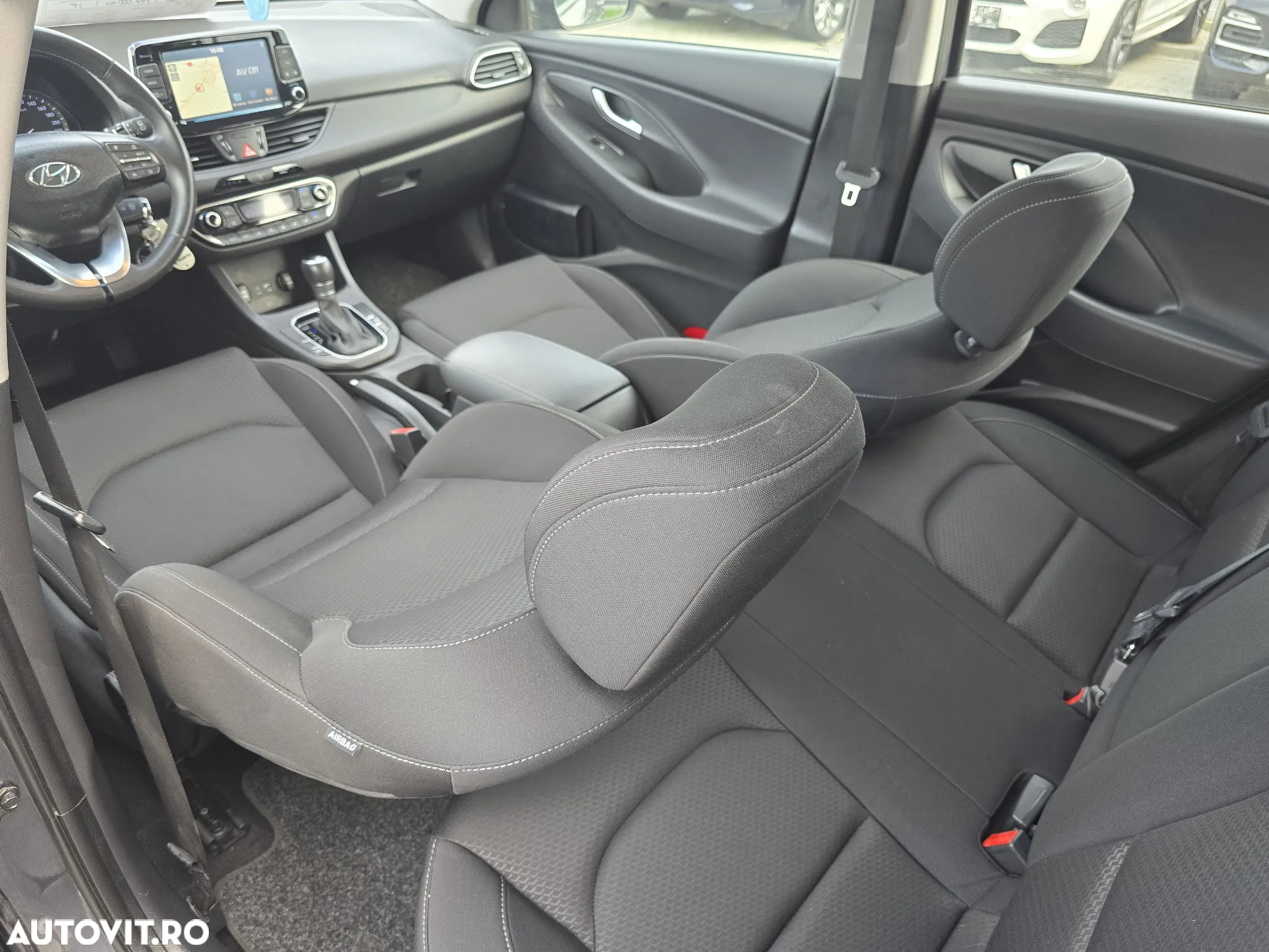 Hyundai i30 Kombi 1.6 CRDI DCT Select - 11