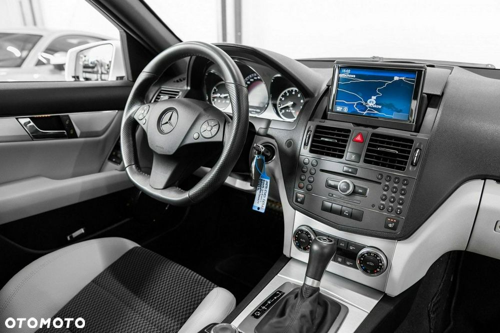 Mercedes-Benz Klasa C 63 AMG AMG SPEEDSHIFT MCT - 36