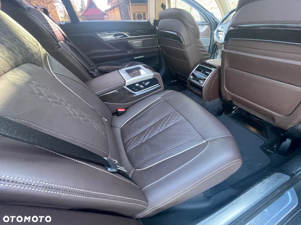 BMW Seria 7 740Le iPerformance - 22