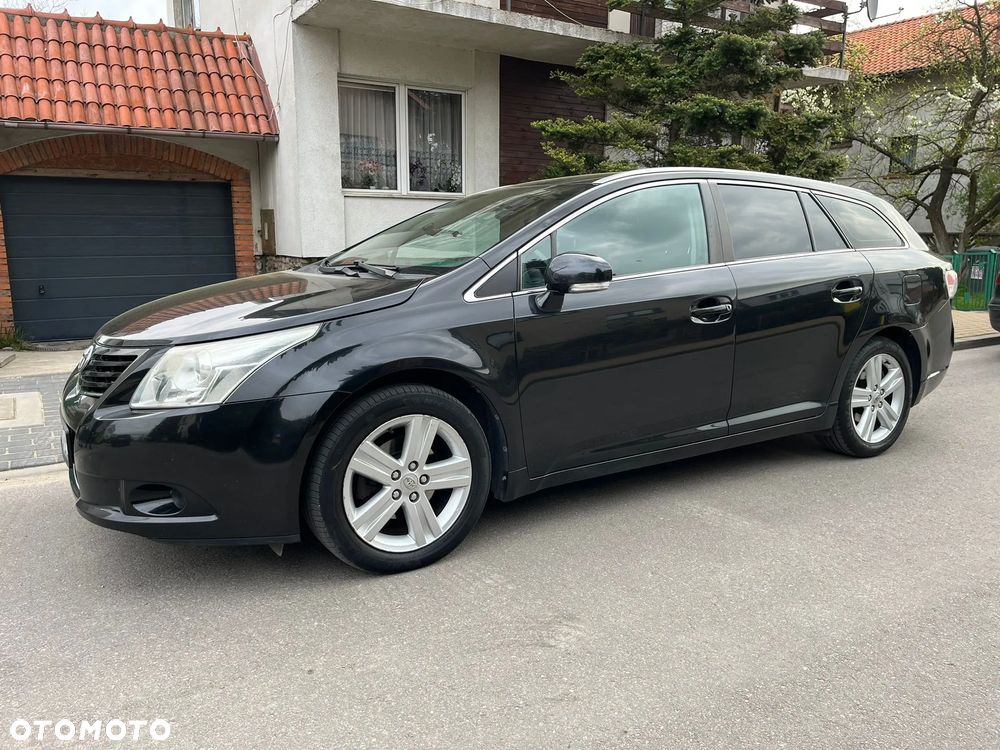 Toyota Avensis 2.0 D-4D Luna - 2