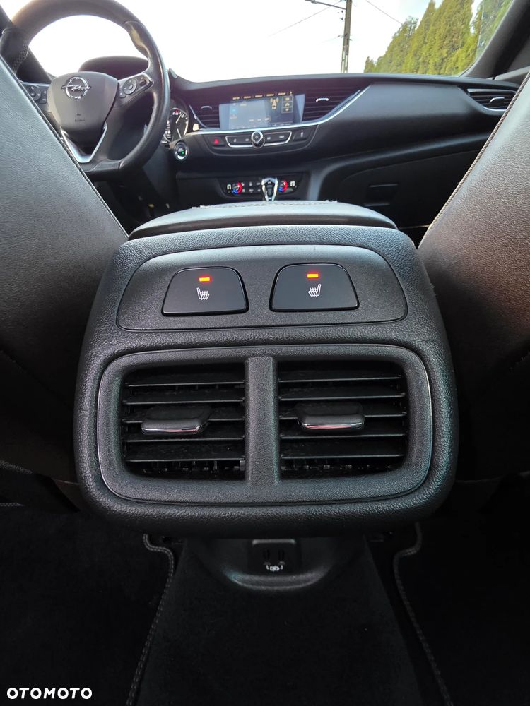 Opel Insignia 2.0 CDTI 4x4 GSi S&S - 12