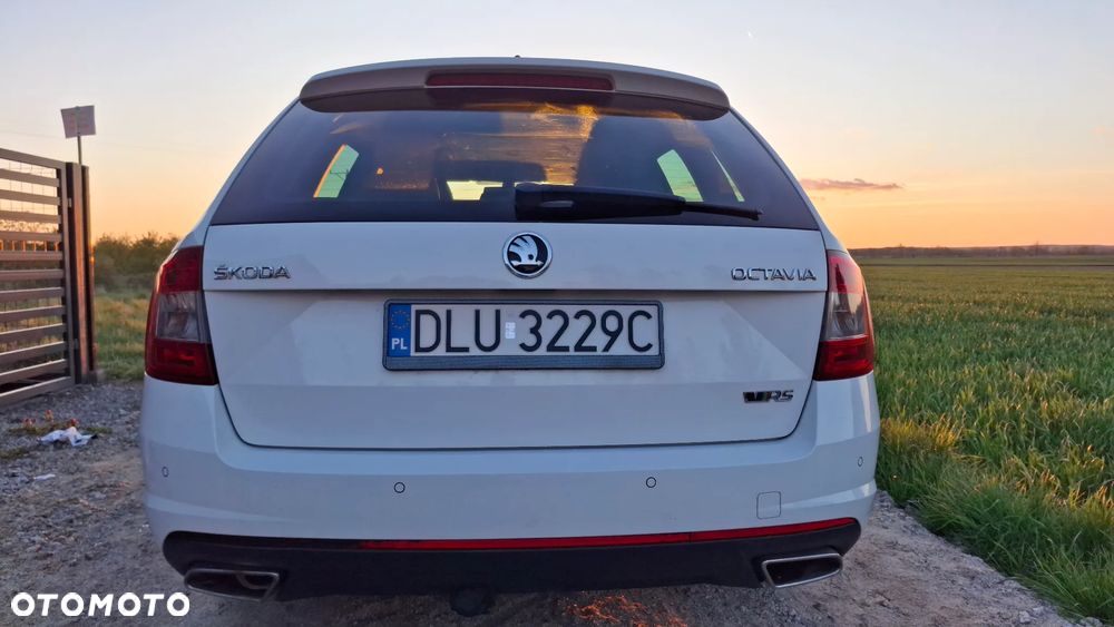 Skoda Octavia 2.0 TDI DSG RS - 3